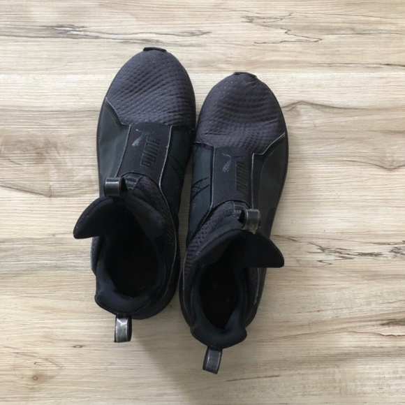 Black Puma Running Shoes - Picture 1 of 8